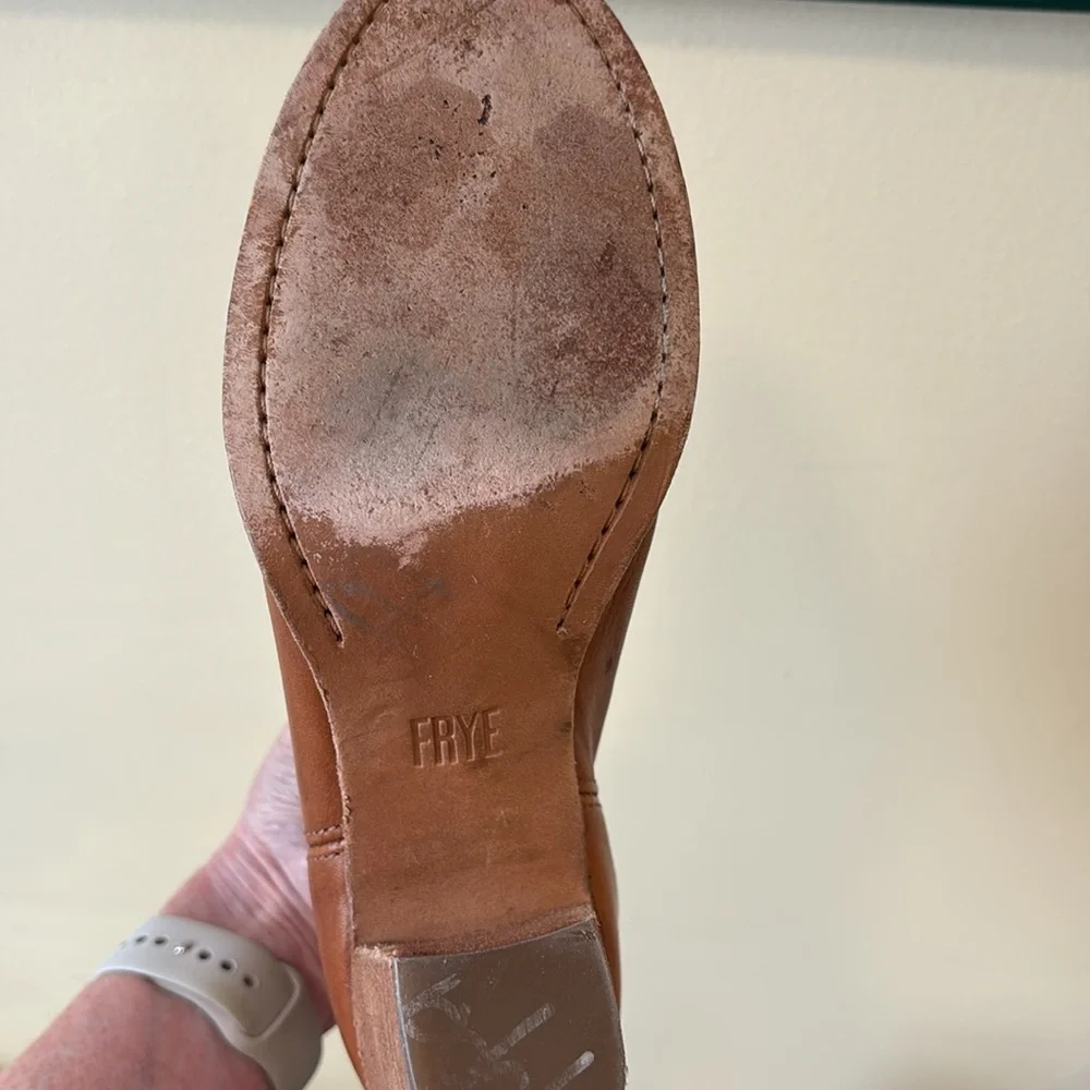 Women's Frye Naomi Picklestitch Shootie Ankle Bootie in Brown Leather. Size 7.5